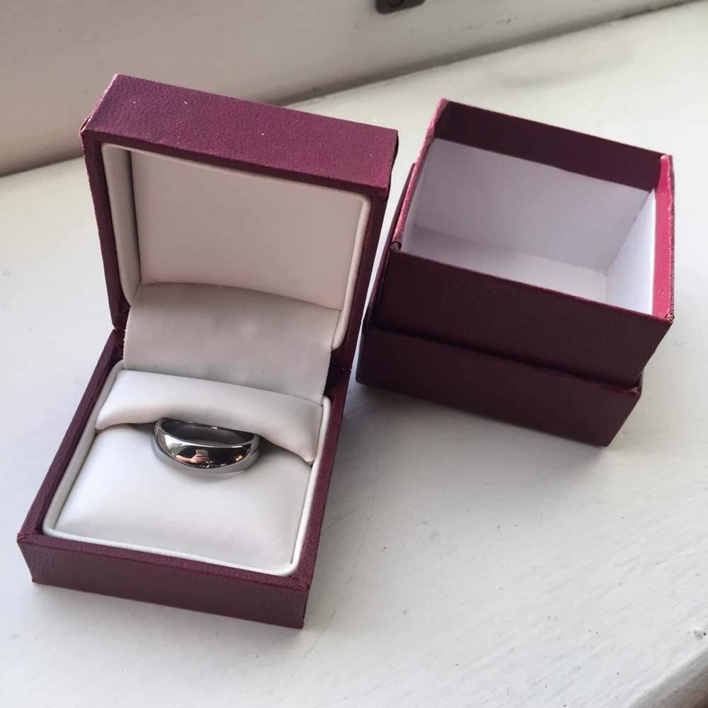 Men’s wedding band from Helzberg Diamonds